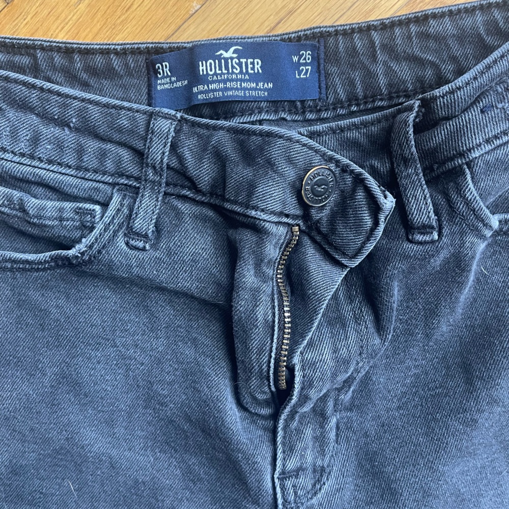 Hollister Dark Denim Jeans - Picture 4 of 6